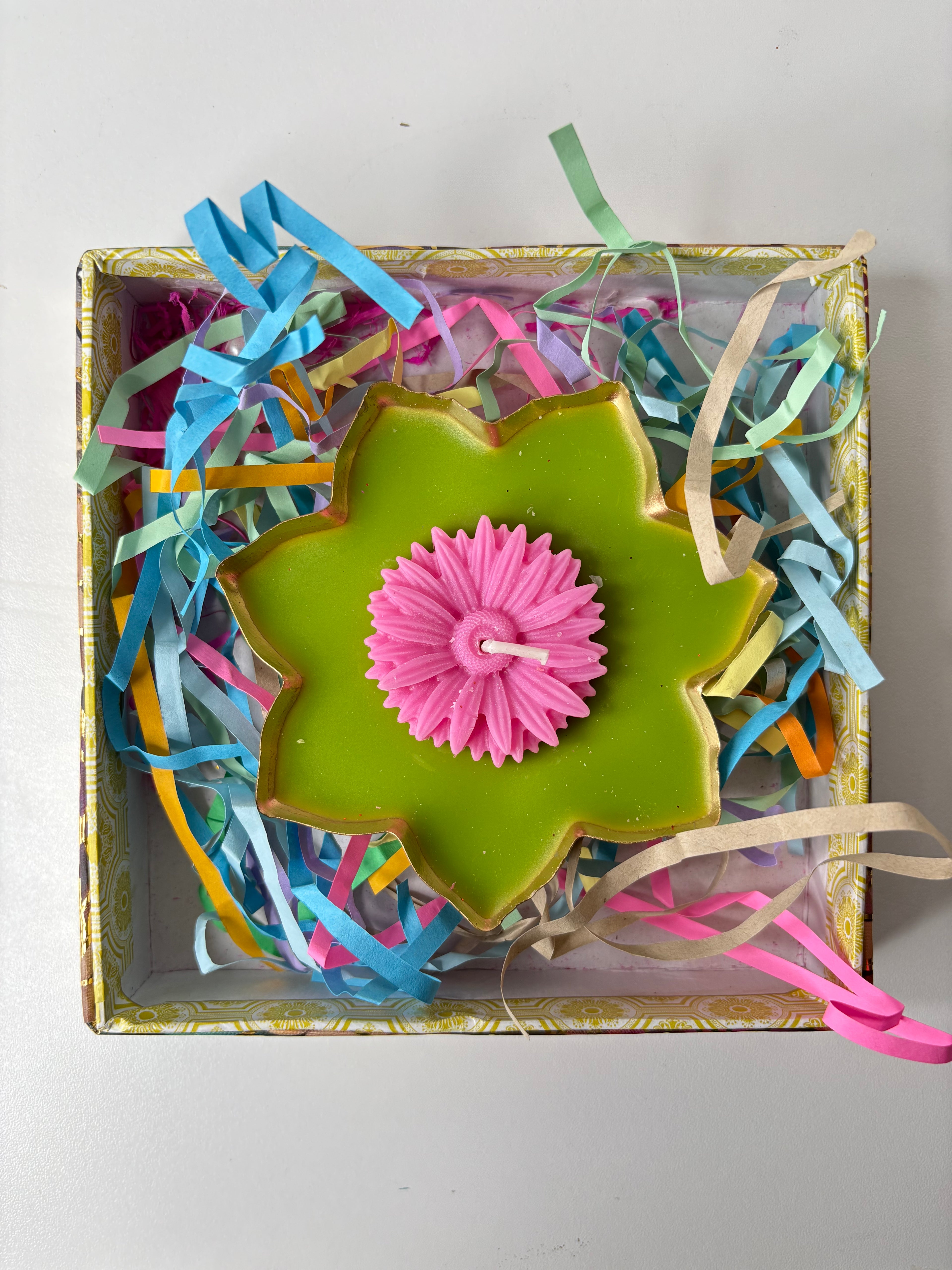 Grass Pink Candle